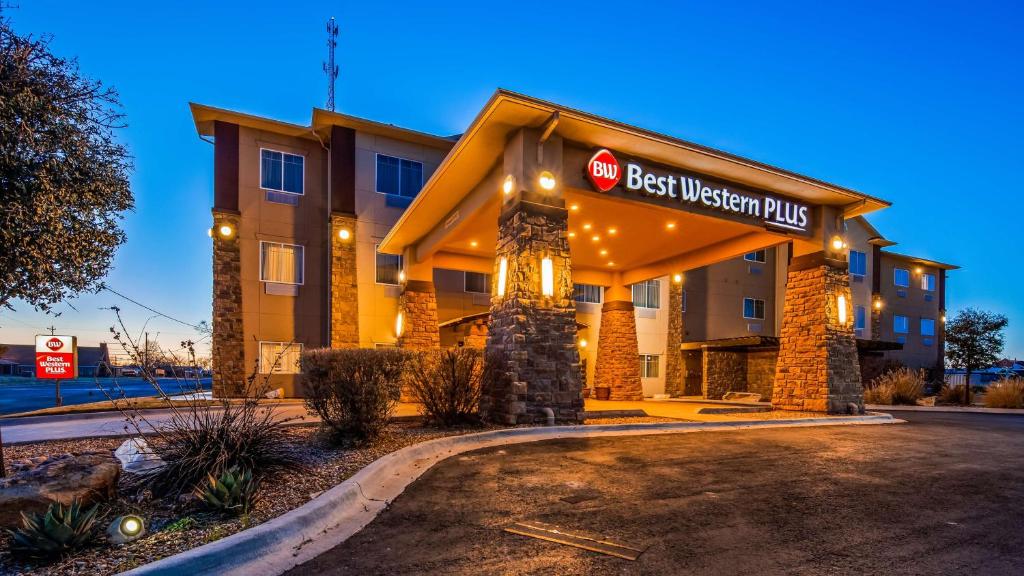 Best Western Plus Seminole Hotel & Suites Main image 1